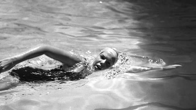 Nadadora, década de 1950. Fotografia de Carlos Moskovics/Acervo Instituto Moreira Salles