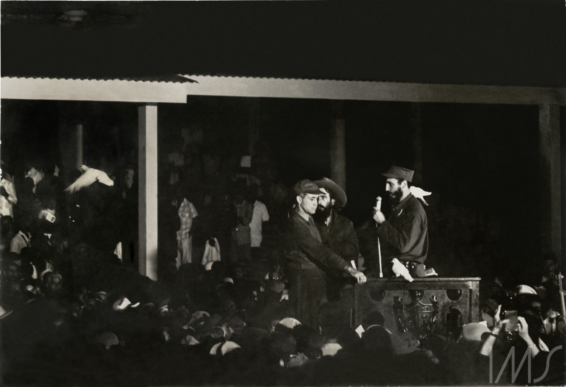 Fidel Castro discursa, 1959, Cuba. Foto de Luciano Carneiro / Acervo IMS