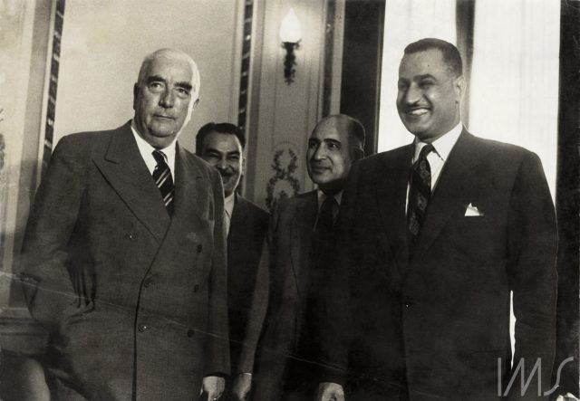 O presidente do Egito, Gamal Abdel Nasser, à direita, 1956, Egito. Foto de Luciano Carneiro / Acervo IMS