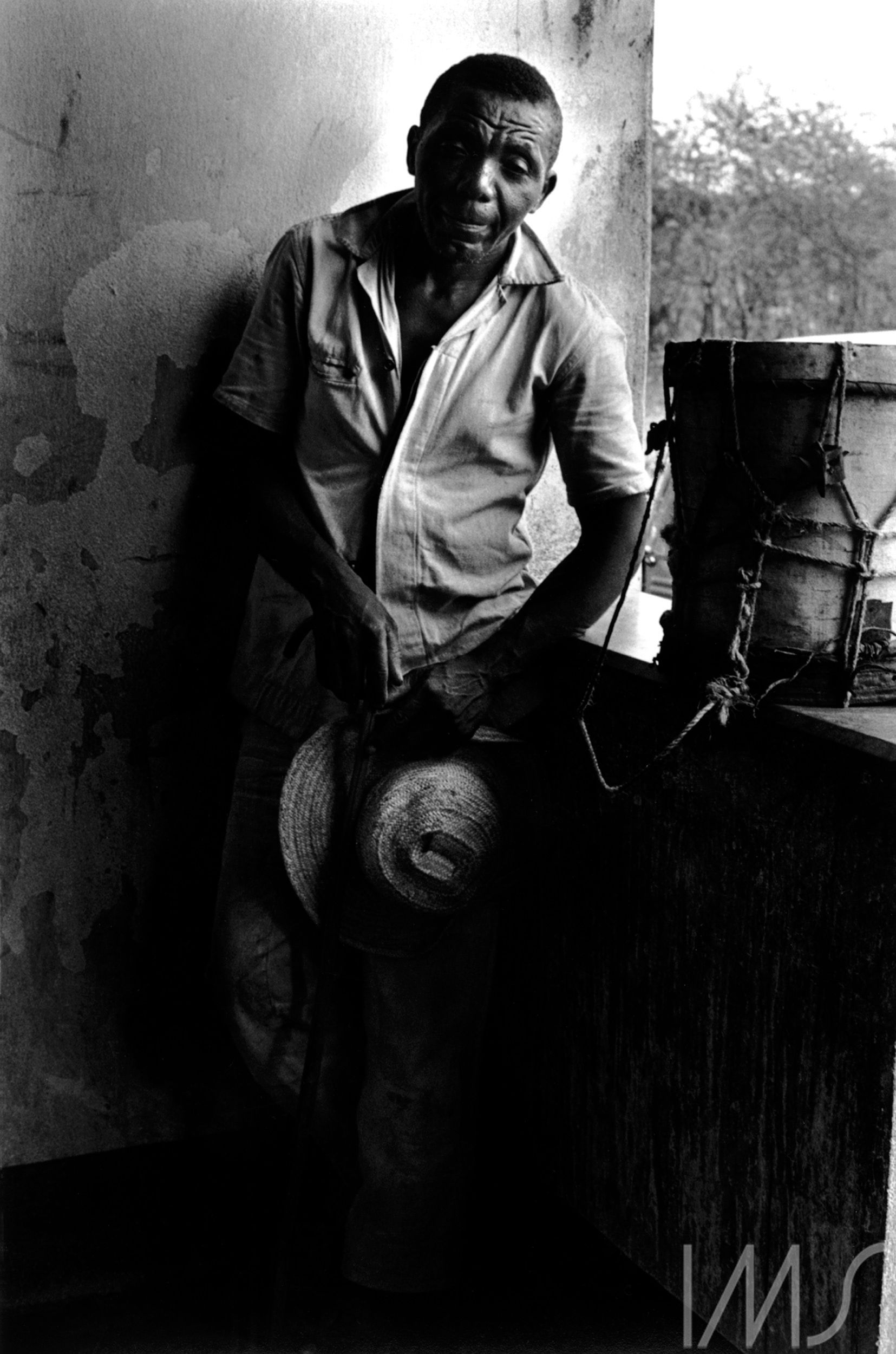 Homem. RN, Brasil, 1974. Foto de Madalena Schwartz/Acervo IMS