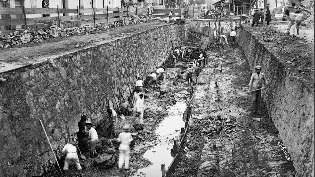Obras de saneamento e fechamento dos rios centrais de Poços de Caldas, c.1929. Poços de Caldas, MG.