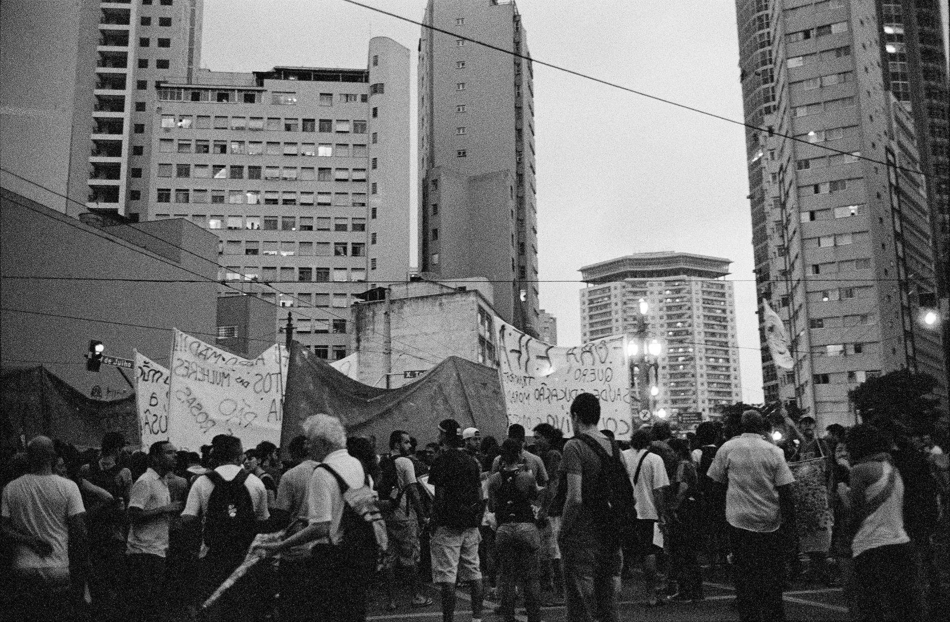 Manifestação #1, 2014. Fotografia de Mauro Restiffe / São Paulo, fora de alcance, projeto realizado pelo IMS 