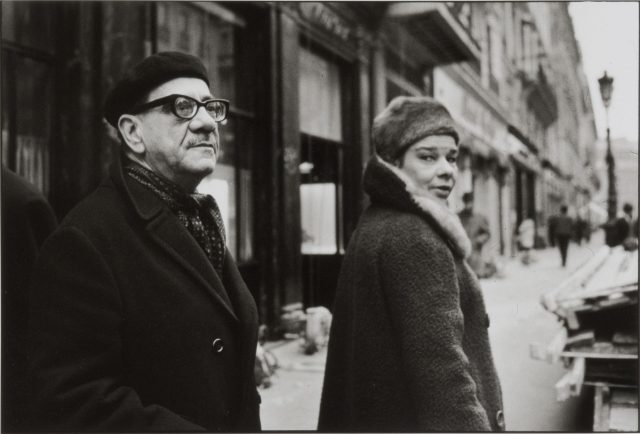 Marques Rebelo e sua mulher, Elza Proença. Paris, 1965 © Alécio de Andrade