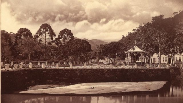 Rio Quitandinha, Córrego Seco, c. 1870. Petrópolis, Rio de Janeiro. Foto de Revert Henrique Klumb / Acervo IMS