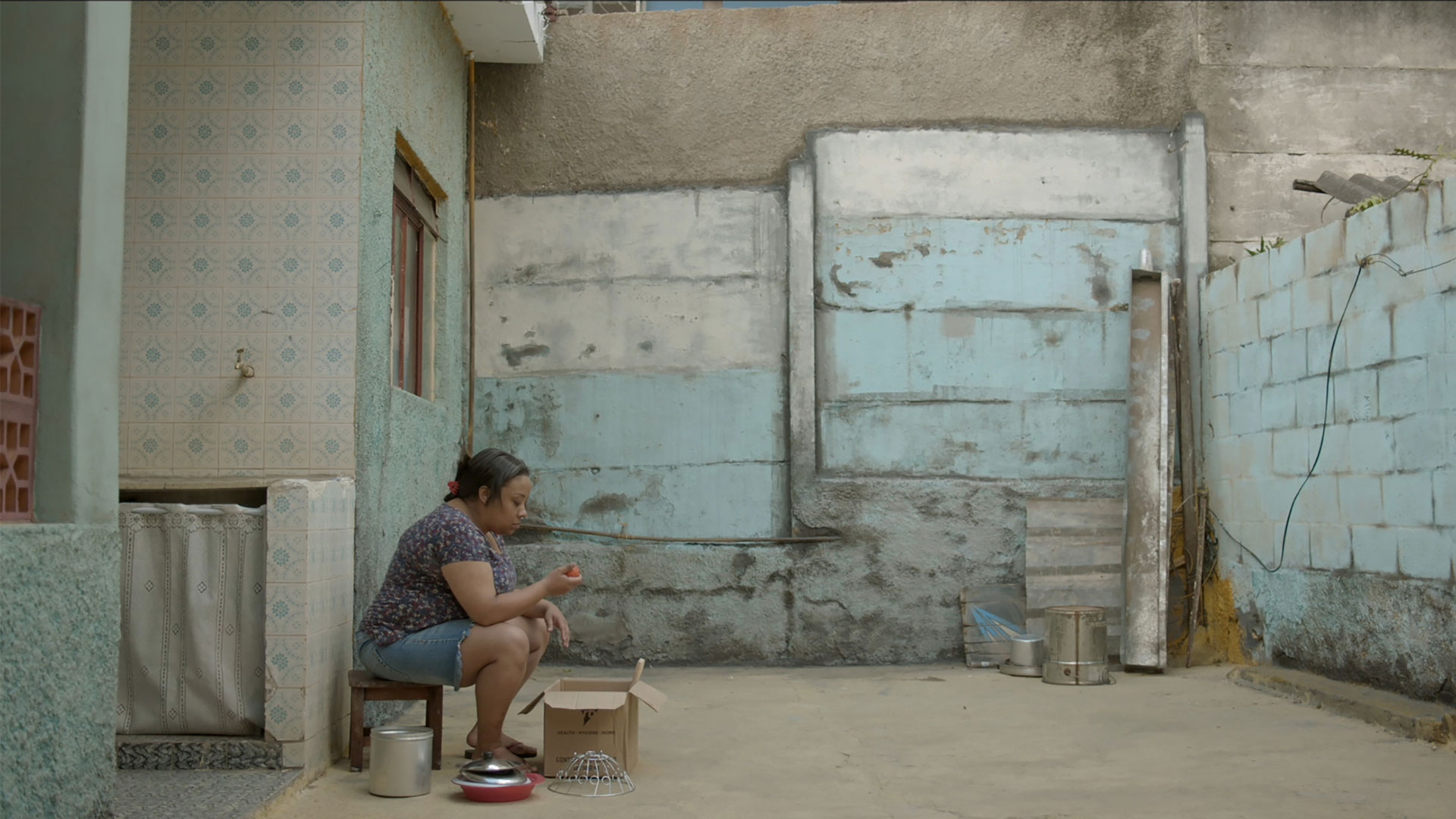 Cena de "Temporada", do diretor André Novais Oliveira