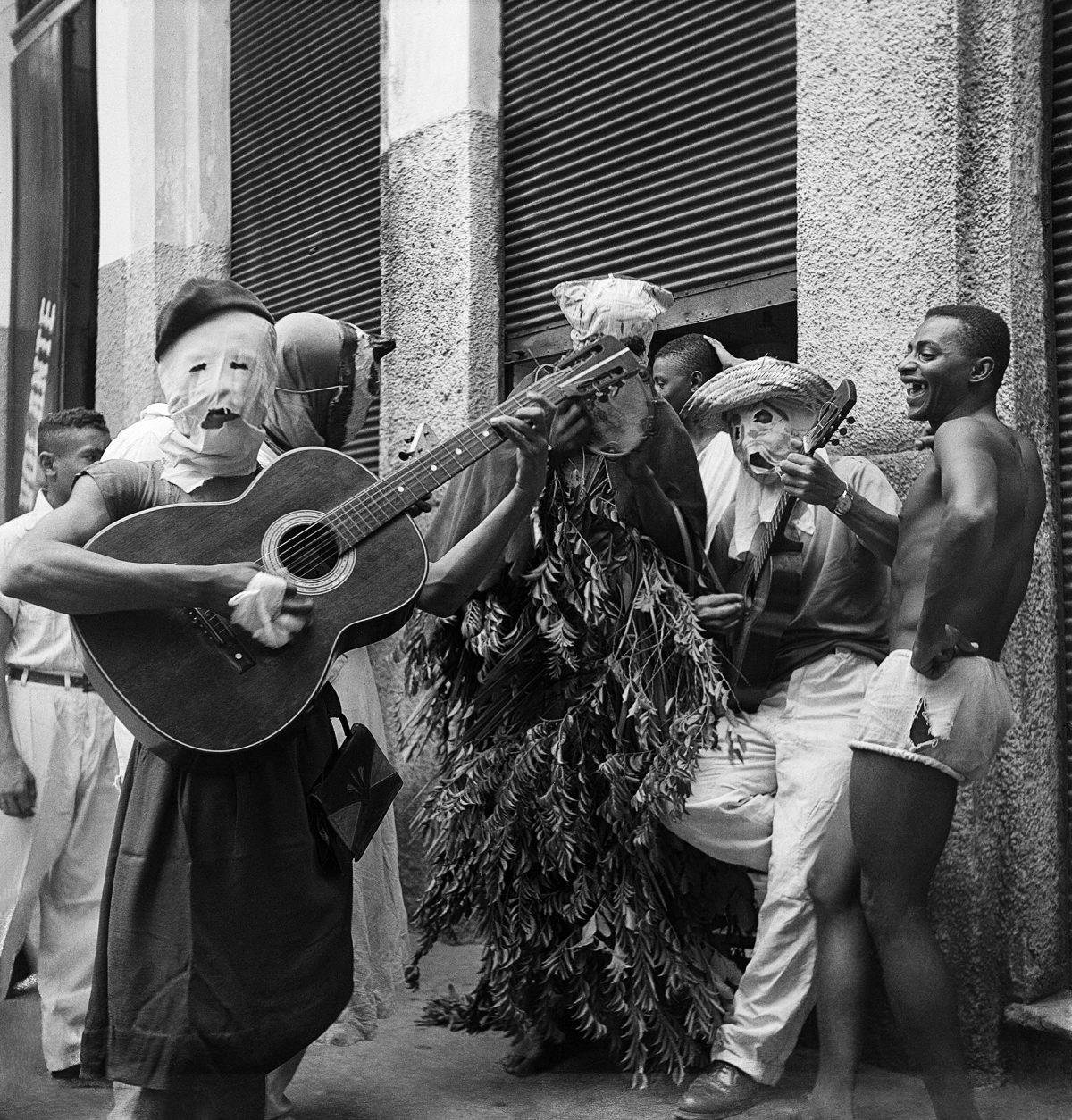 Autoria: Alice Brill Legenda: Salvador, Bahia, 1953  Negativo flexível p&amp;b 6x6 cm