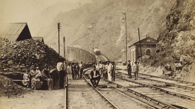 Na estrada de ferro de Santos a São Paulo. São Paulo, c. 1880. Foto de Marc Ferrez. Coleção Gilberto Ferrez / Acervo IMS