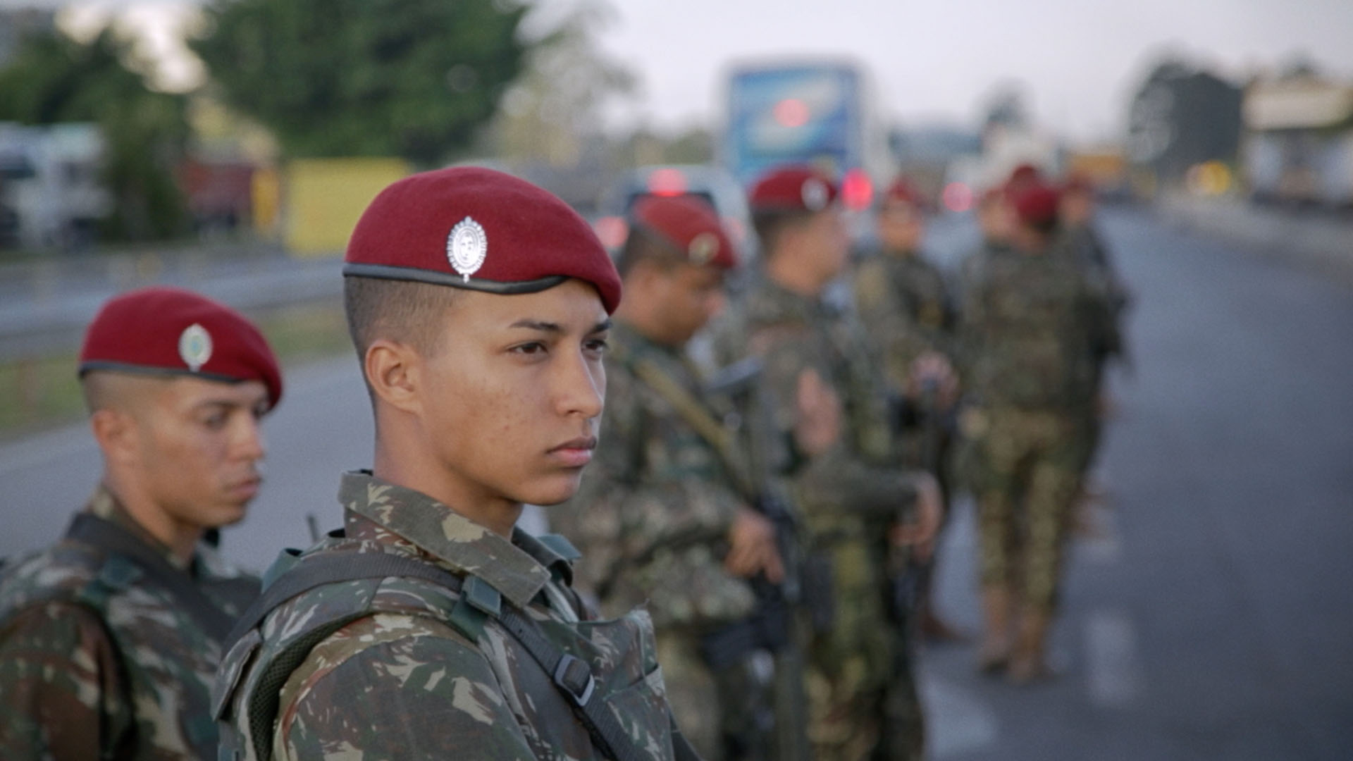 Cena de Bloqueio, de Victória Álvares e Quentin Delaroche