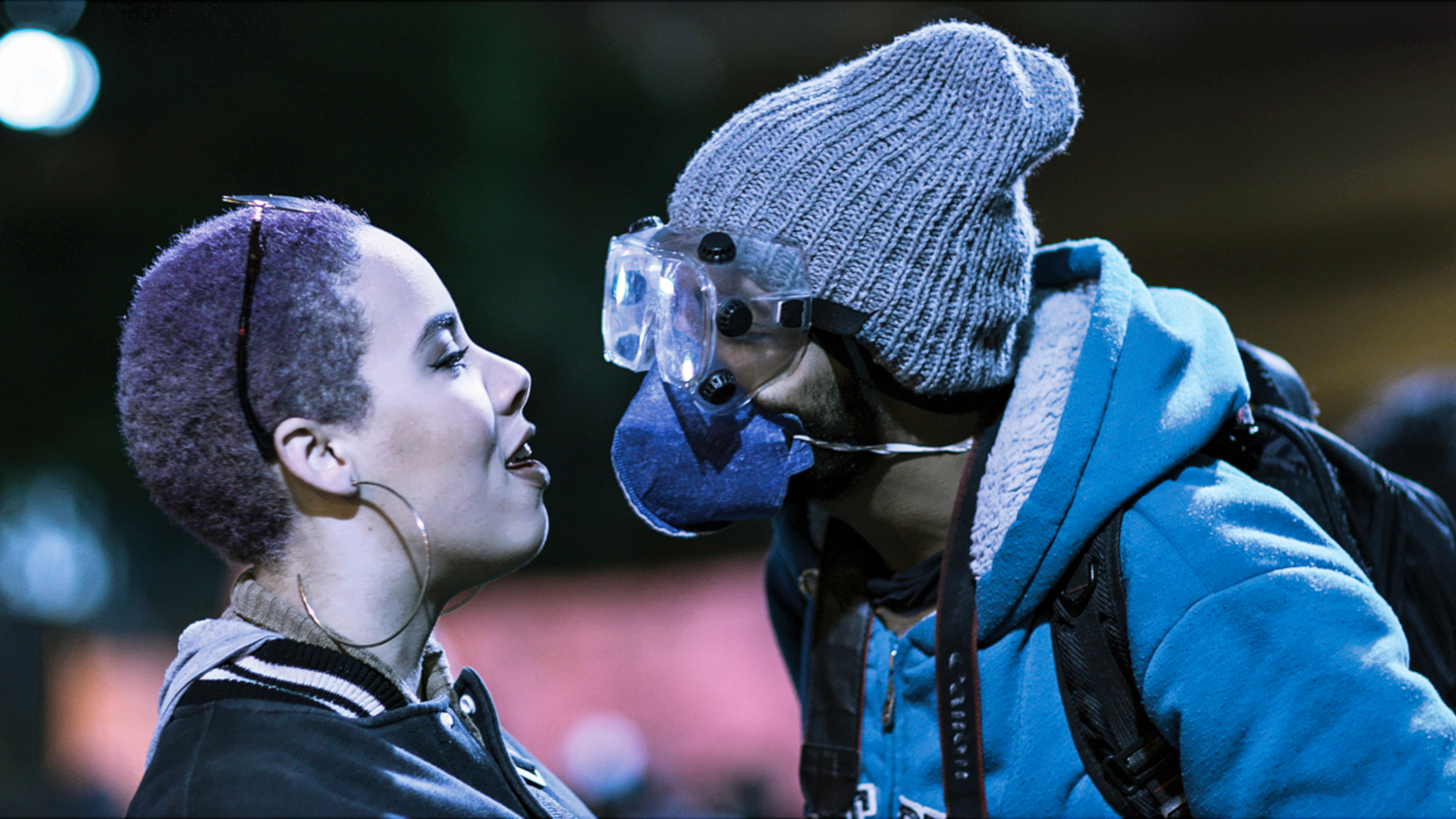 Cena de "Espero tua (re)volta", de Eliza Capai