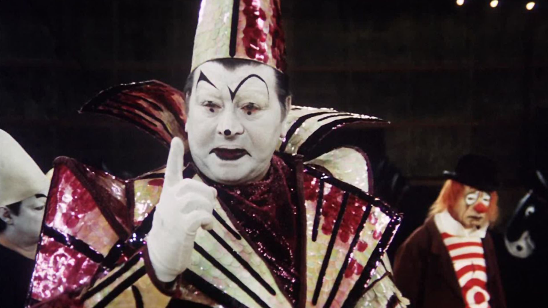 Марш клоунов. Федерико Феллини. Белый и рыжий клоуны Феллини. Клоуны Федерико Феллини 1953.