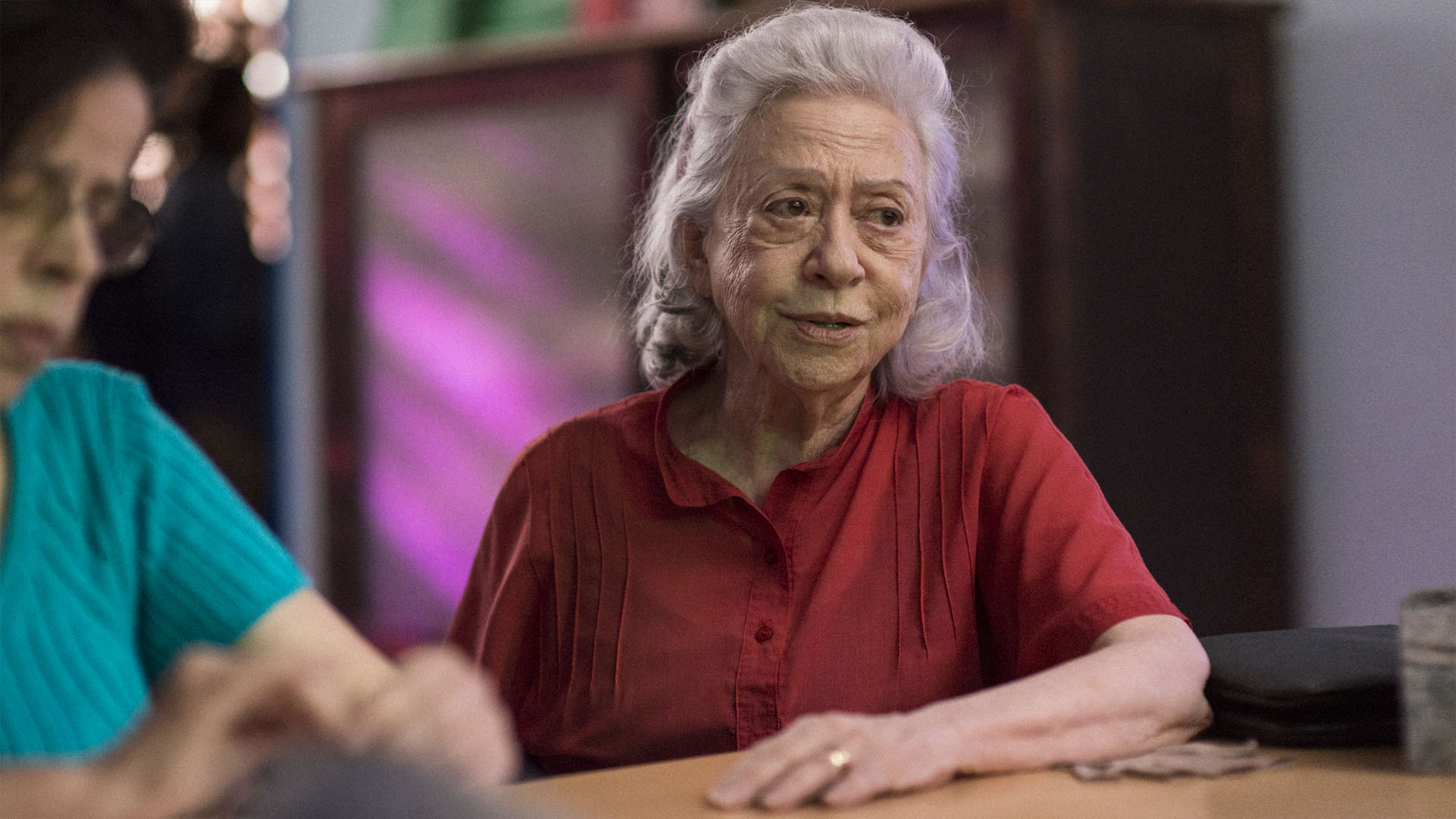 Cena de A vida invisível, de Karim Aïnouz