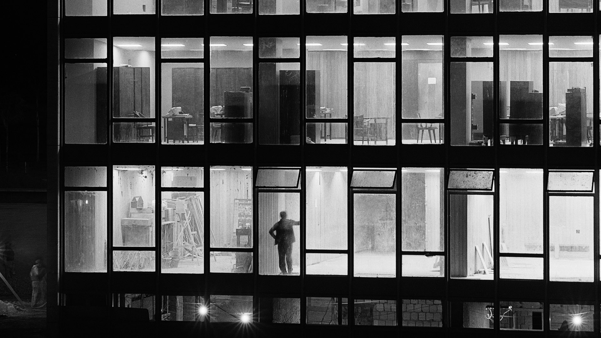 Torre administrativa do Congresso Nacional, 1960. Esplanada dos Ministérios, Brasília. Foto de Peter Scheier / Acervo IMS