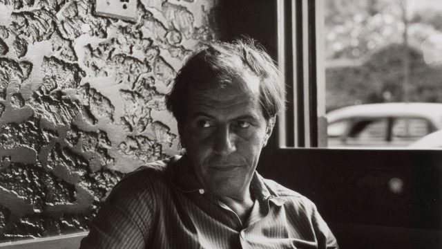 Paulo Mendes Campos, escritor brasileiro, 1964. Rio de Janeiro. Foto de Alécio de Andrade / Acervo IMS