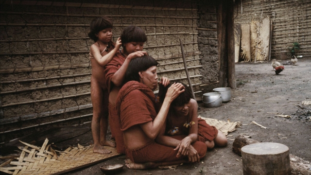 Povo Araweté, década de 1980. Foto de Eduardo Viveiros de Castro.