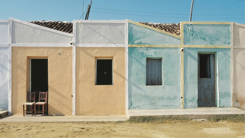 Iguatu, Ceará, 1982. Foto da série Pinturas e platibandas, de Anna Mariani. Acervo IMS / Arquivo Anna Mariani