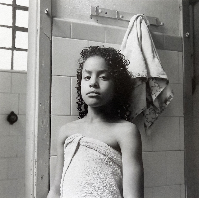 Débora. Vila Prudente, São Paulo, 1992. Foto de Lily Sverner. Acervo Instituto Moreira Salles.
