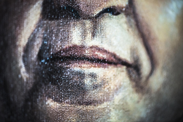 Sofia Borges. Série A máscara, o gesto, o papel, 2017. Impressão em pigmento mineral sobre papel algodão adesivada e montada em caixa dupla de madeira, 80 x 120 x 10 cm. 