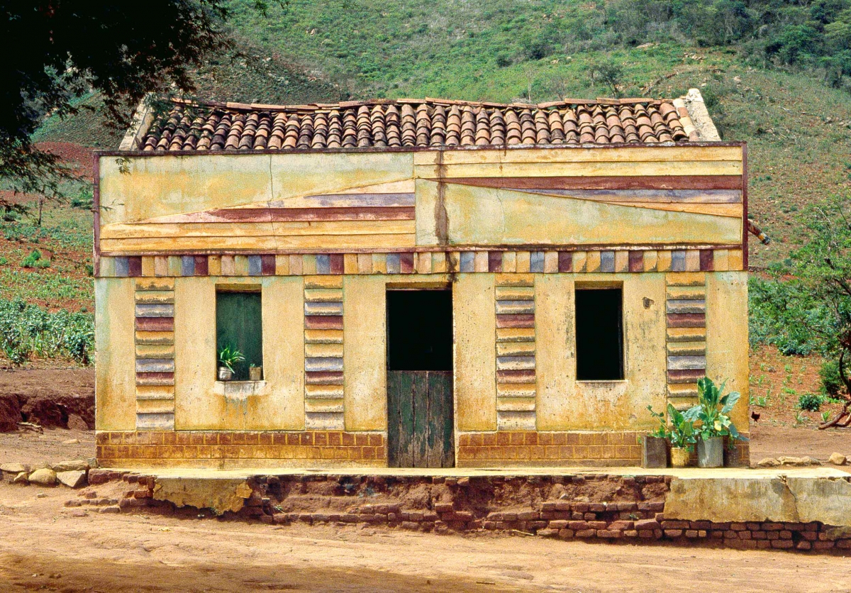 Jatiúca, Pernambuco, 1982, Foto da série Pinturas e platibandas, de Anna Mariani. Acervo IMS / Arquivo Anna Mariani