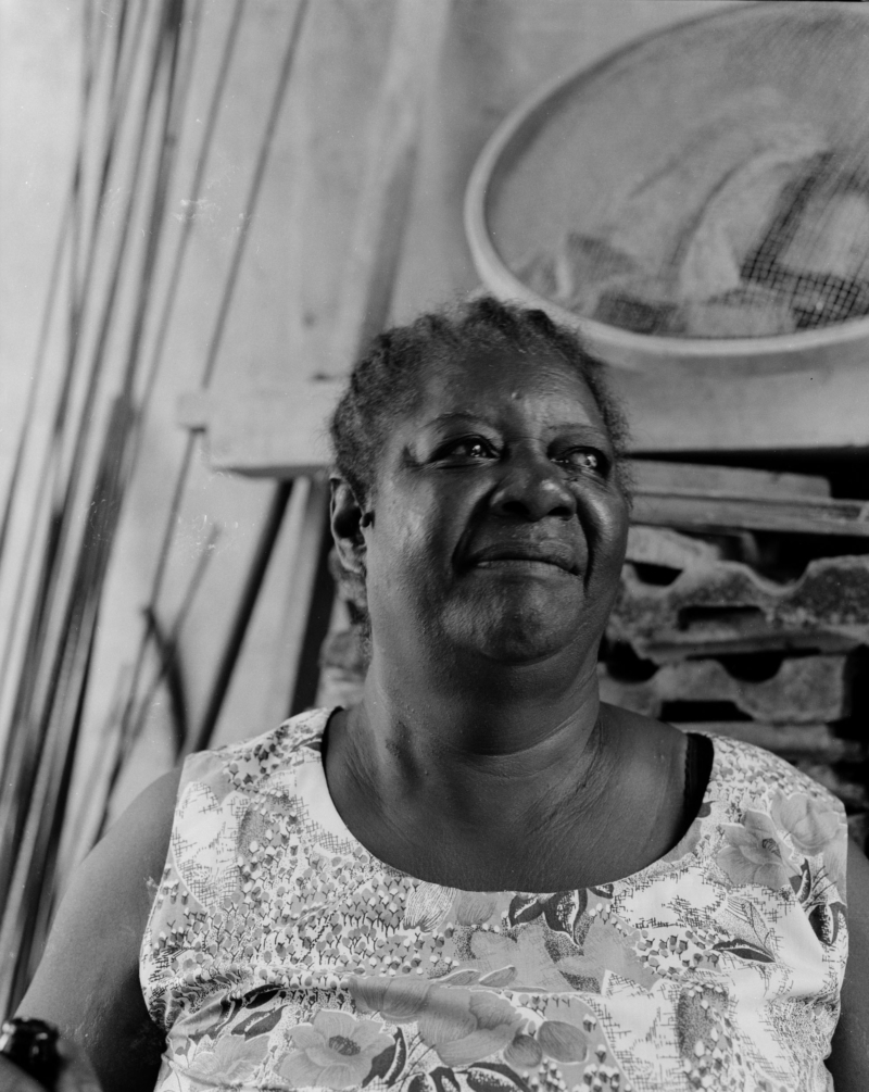 Dona Ana Bororó, liderança do Morro do Salgueiro. Rio de Janeiro, RJ, 1983. Foto de Januário Garcia. Acervo IMS /Arquivo Januário Garcia