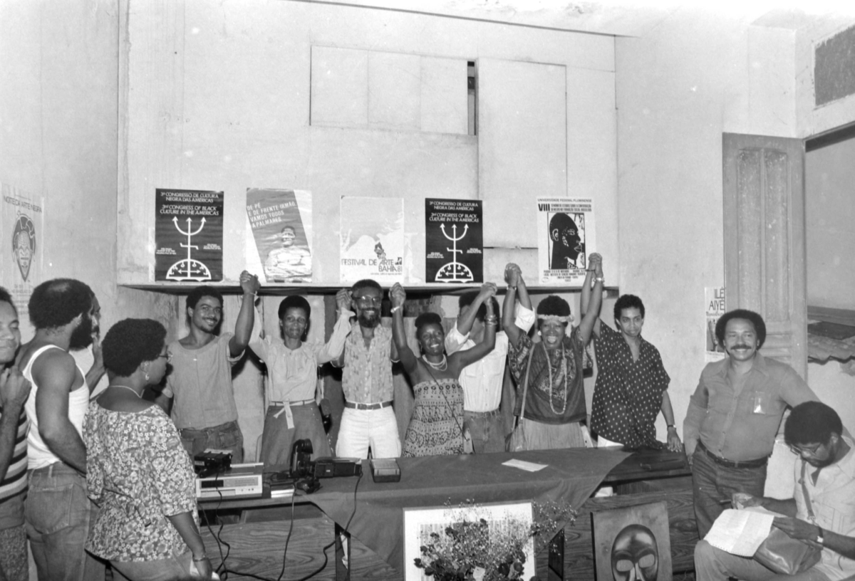 Posse de nova diretoria do Instituto de Pesquisa das Culturas Negras - IPCN, década de 1980. Foto de Januário Garcia. Acervo IMS /Arquivo Januário Garcia