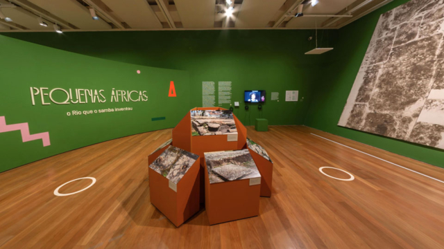 Vista da entrada da exposição Pequenas Áfricas, no IMS Paulista.