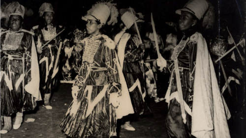 Desfile da Império Serrano em 1949. Enredo Exaltação a Tiradentes. Foto de autoria desconhecida.