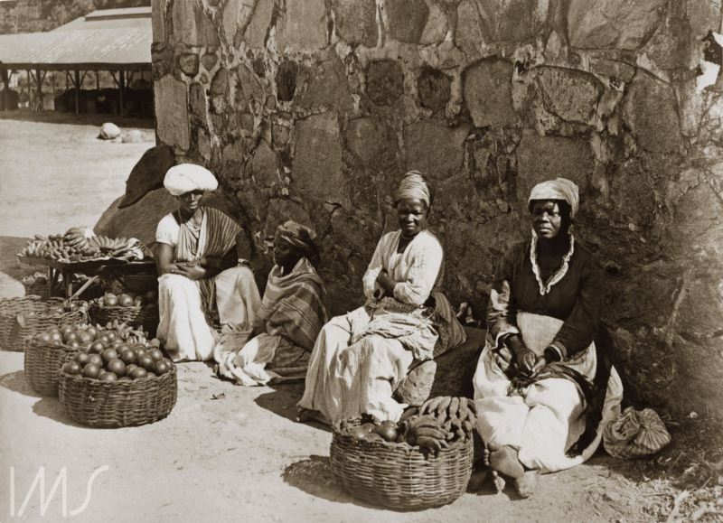 Quitandeiras, c.1875. Rio de Janeiro, RJ, Brasil. Foto de Marc Ferrez / Acervo IMS