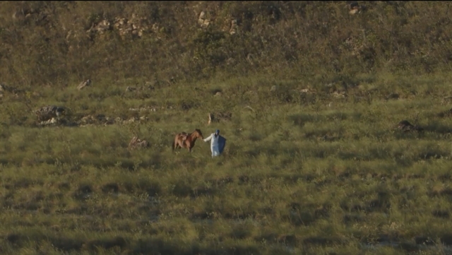 Frame do vídeo Chão de estrelas, 2022. Vídeo, 8&#039;51&quot;. Obra de Tiago Sant&#039;Ana. Coleção Contemporânea/ Acervo IMS