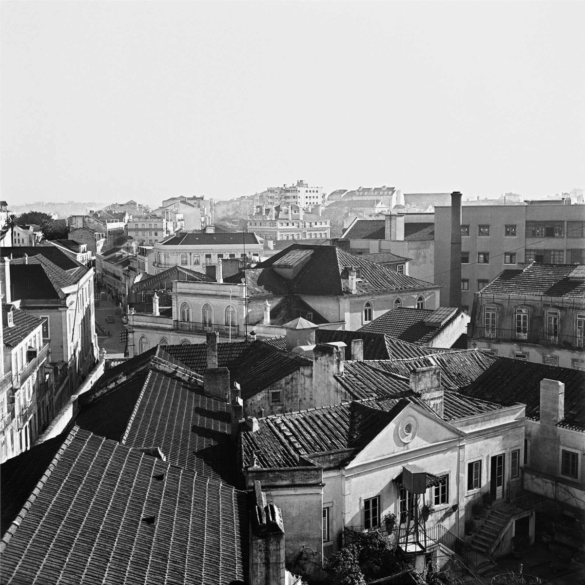 Rua do Sol ao Rato, Lisboa, 1945. 