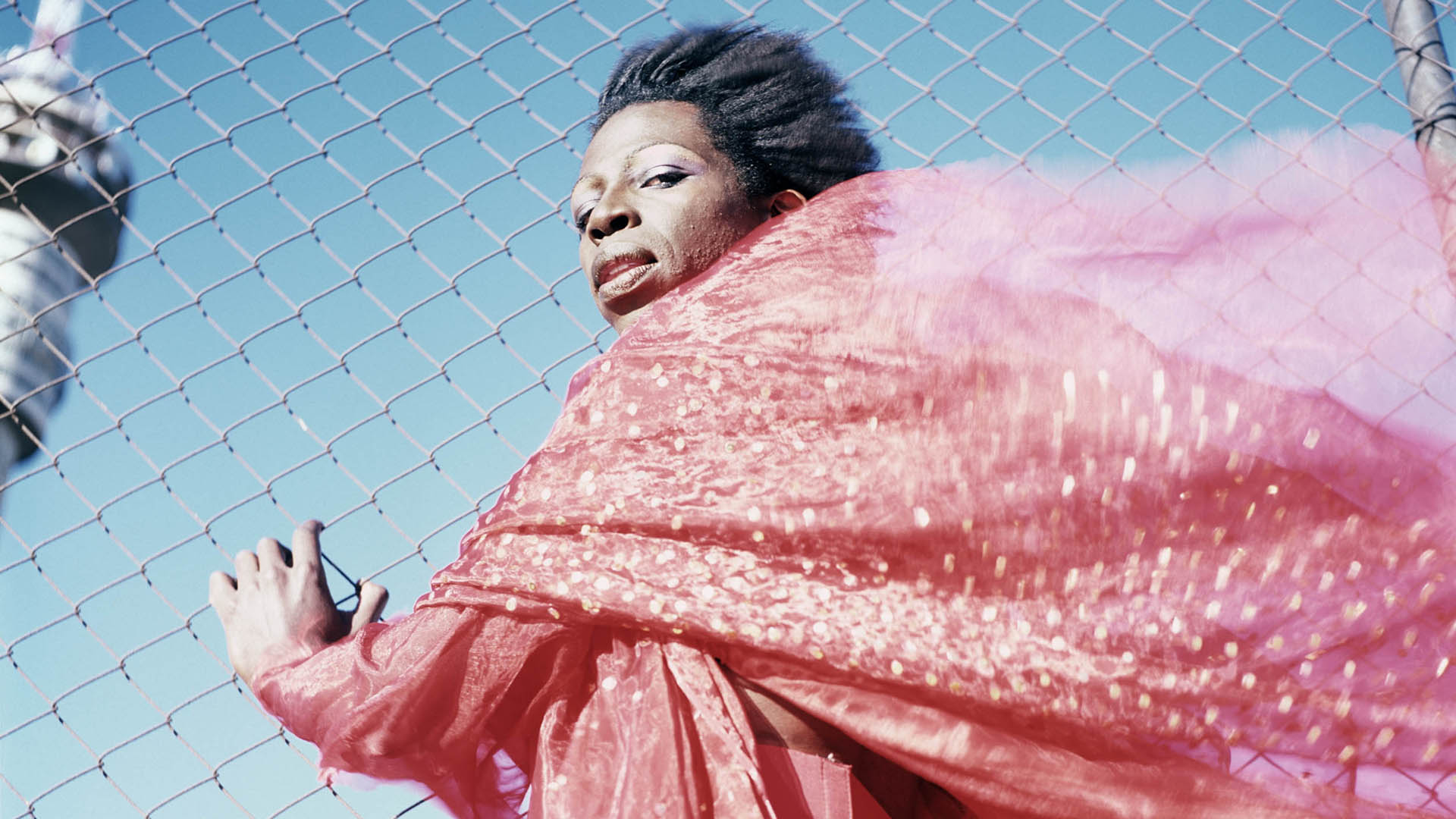 Detalhe de Miss D&#039;vine III, Yeoville, Joanesburgo, África do Sul, 2007 © Zanele Muholi, cortesia Yancey Richardson Gallery, Nova York.