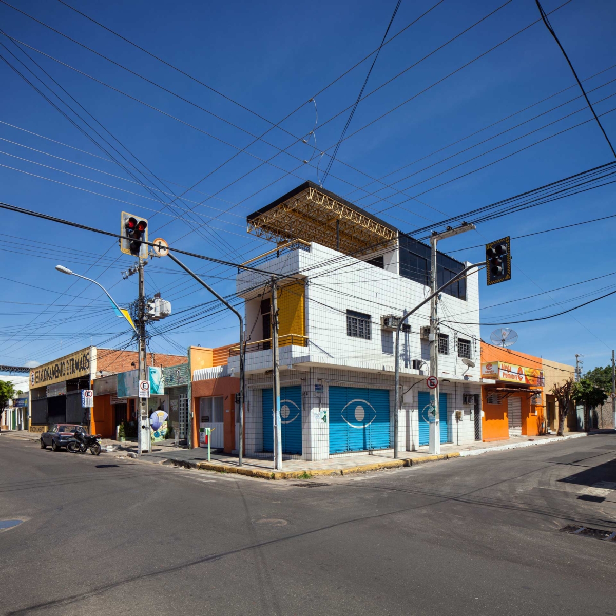 Tuca Vieira. Juazeiro do Norte / CE, da série Brasil: o espetáculo do crescimento, 2013. 100 x 100 cm. Coleção de Arte Contemporânea / Acervo IMS 