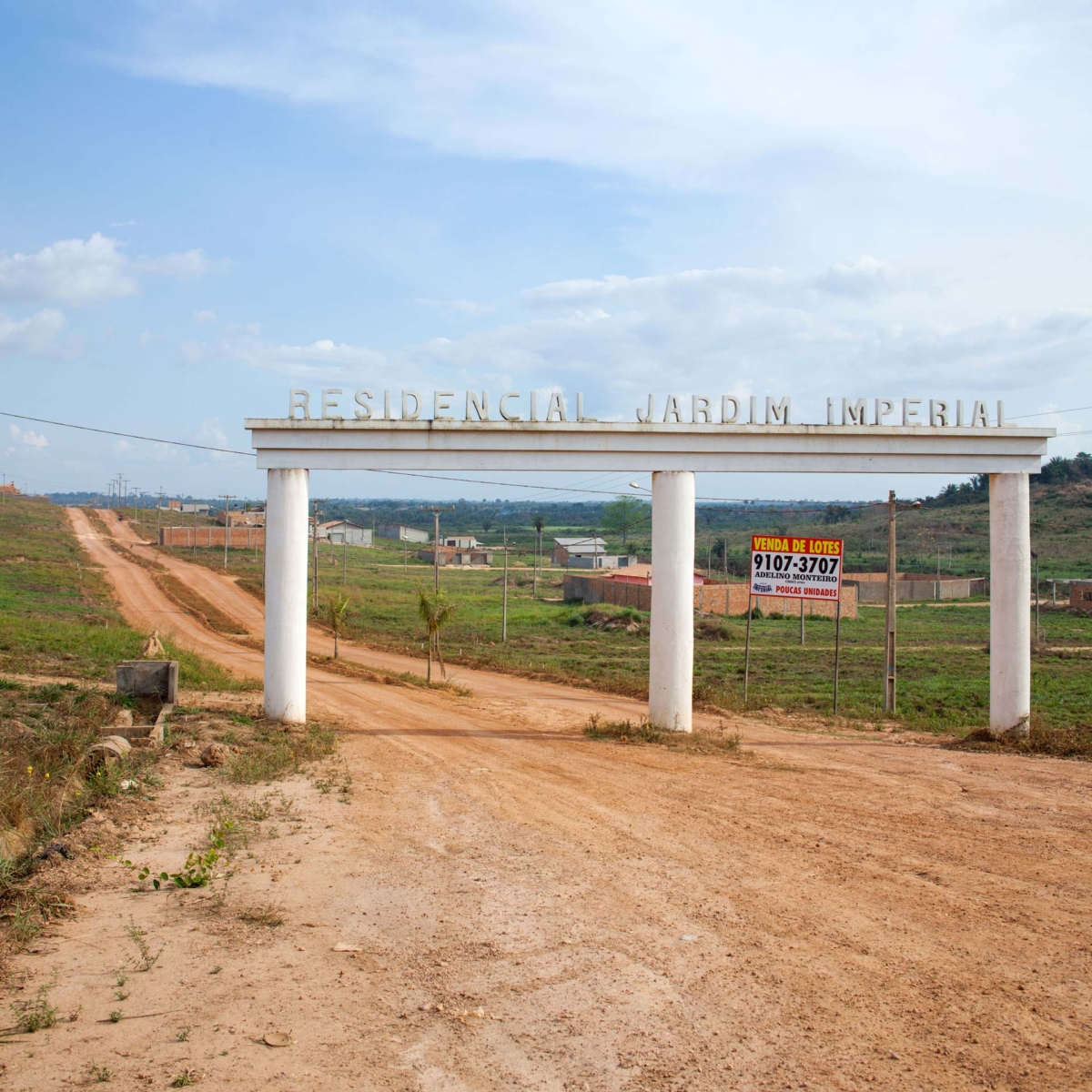 Loteamento em Marabá / PA, da série Brasil: o espetáculo do crescimento, 2013. 100 x 100 cm. Coleção de Arte Contemporânea / Acervo IMS 