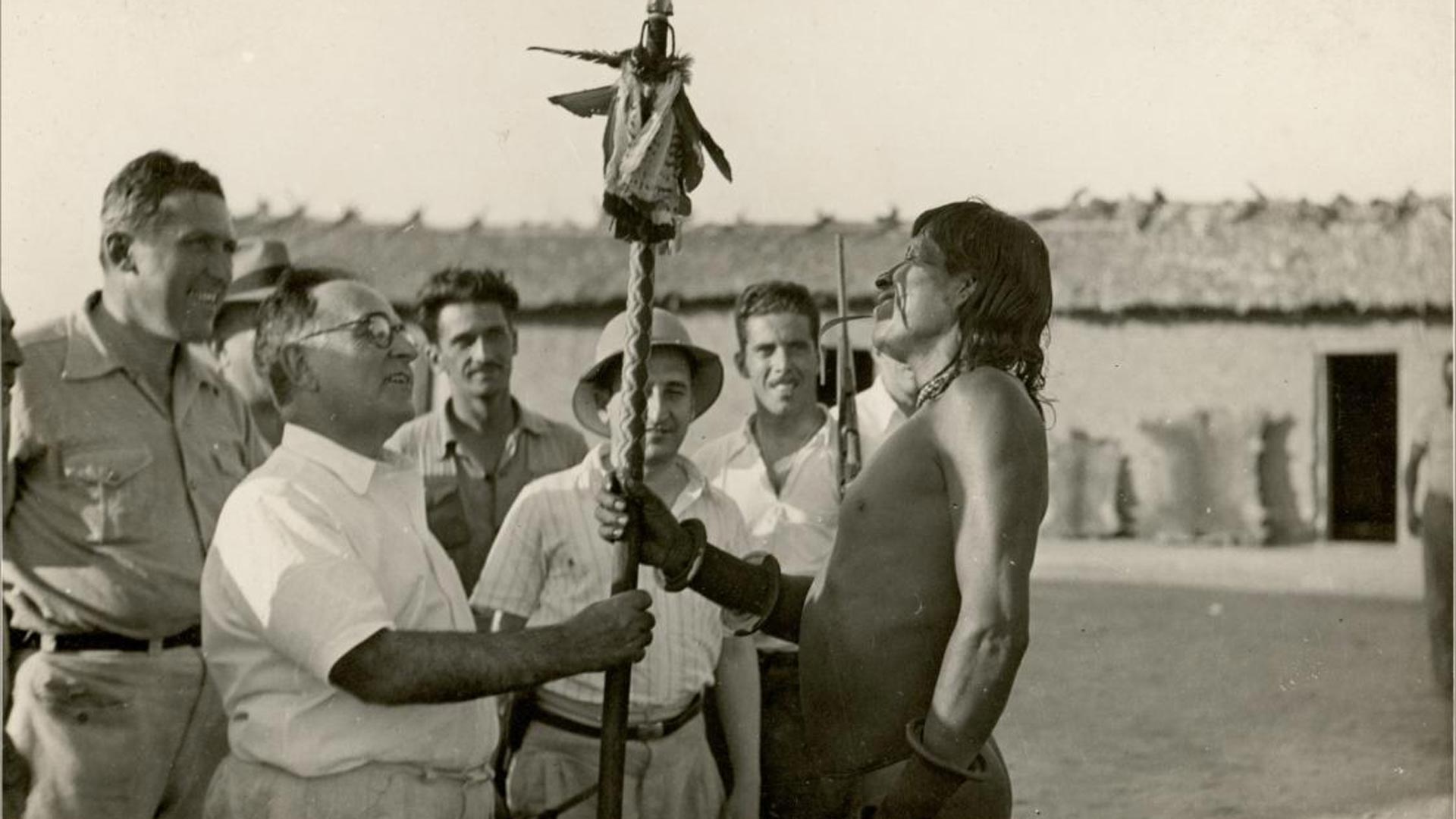Getúlio Vargas em visita à Aldeia Karajá, na Ilha do Bananal (TO), agosto de 1940. Ilha do Bananal, Tocantins / Acervo Museu da República