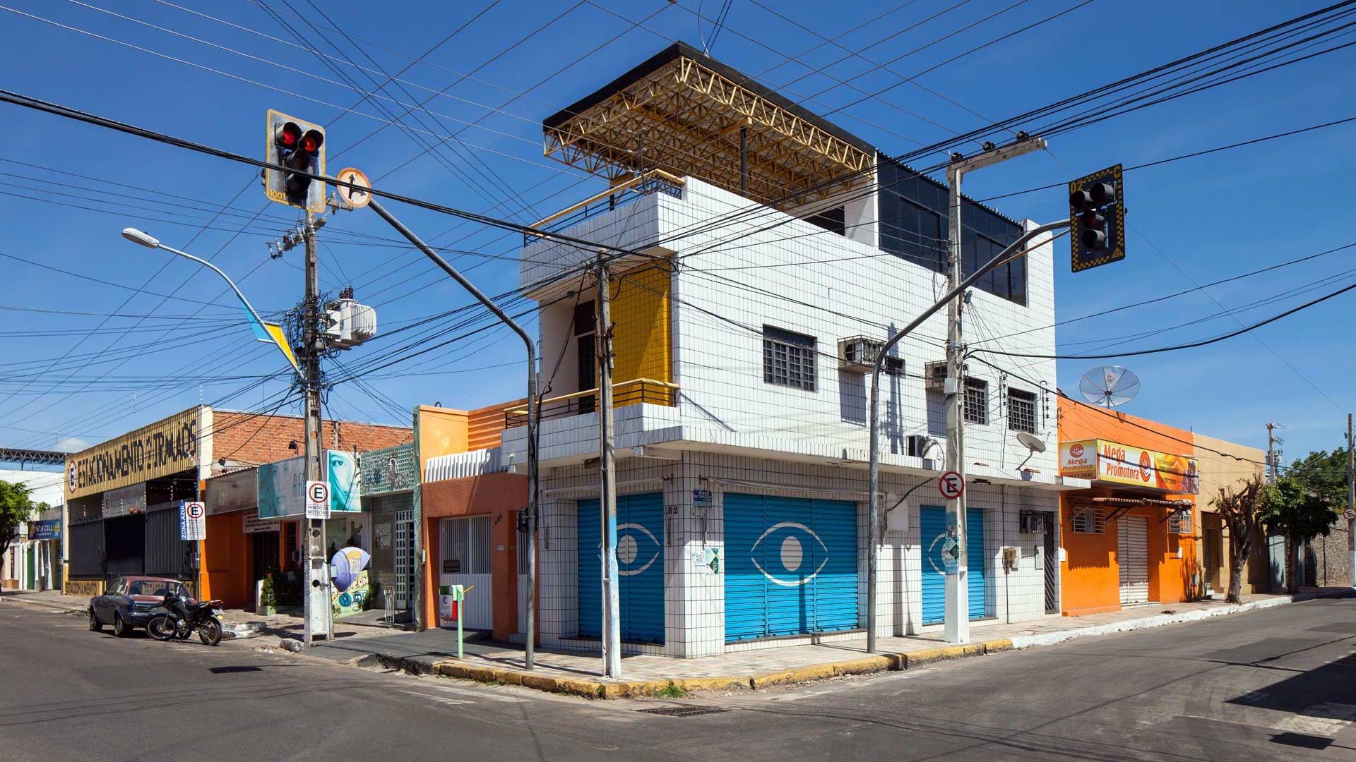 Tuca Vieira. Juazeiro do Norte / CE, da série Brasil: o espetáculo do crescimento, 2013. 100 x 100 cm. Coleção de Arte Contemporânea / Acervo IMS
