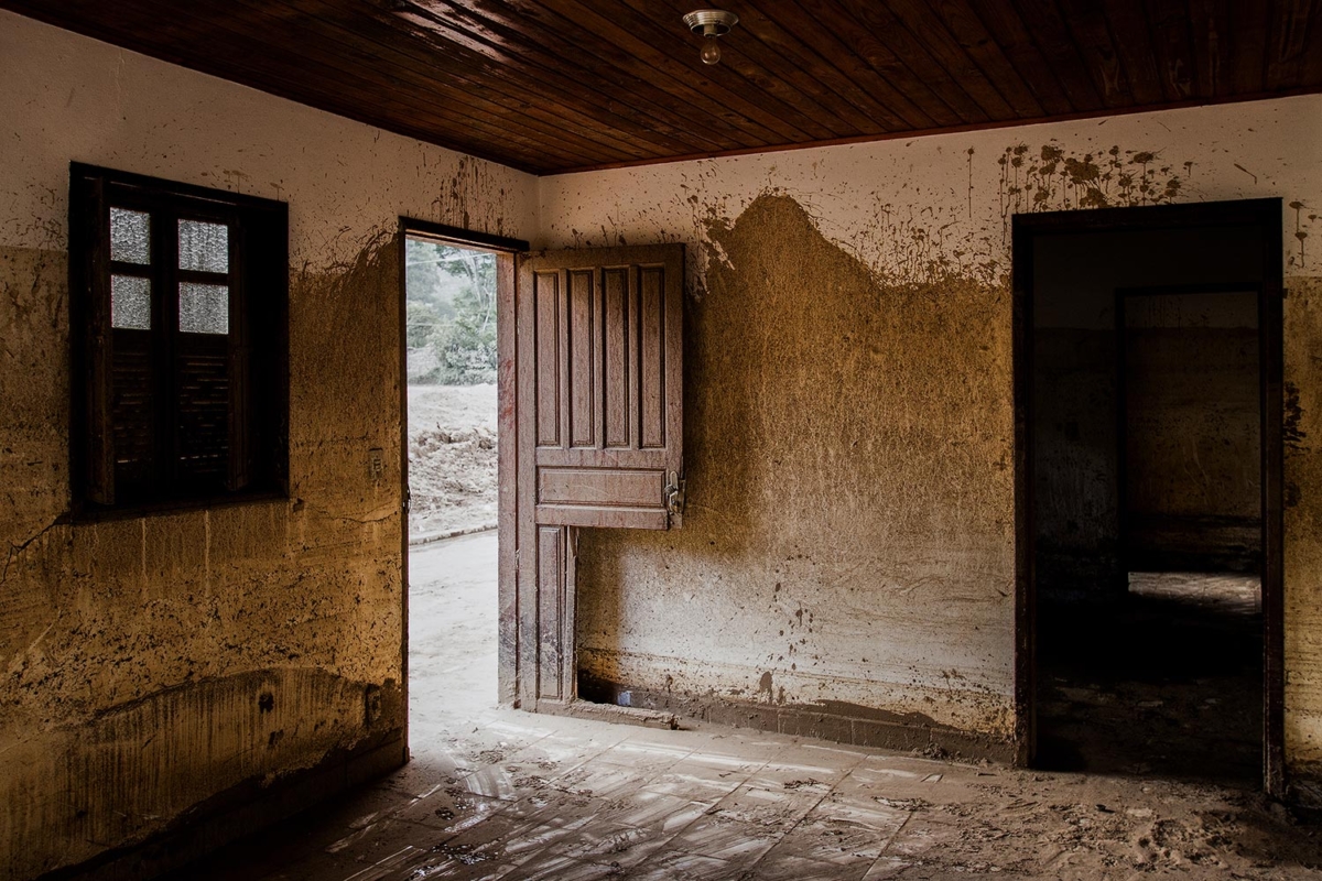 Região Serrana, Rio de Janeiro #27, Janeiro de 2011. 54 x 80 cm.  Obra de Edu Marin. Coleção de Arte Contemporânea / Acervo IMS 