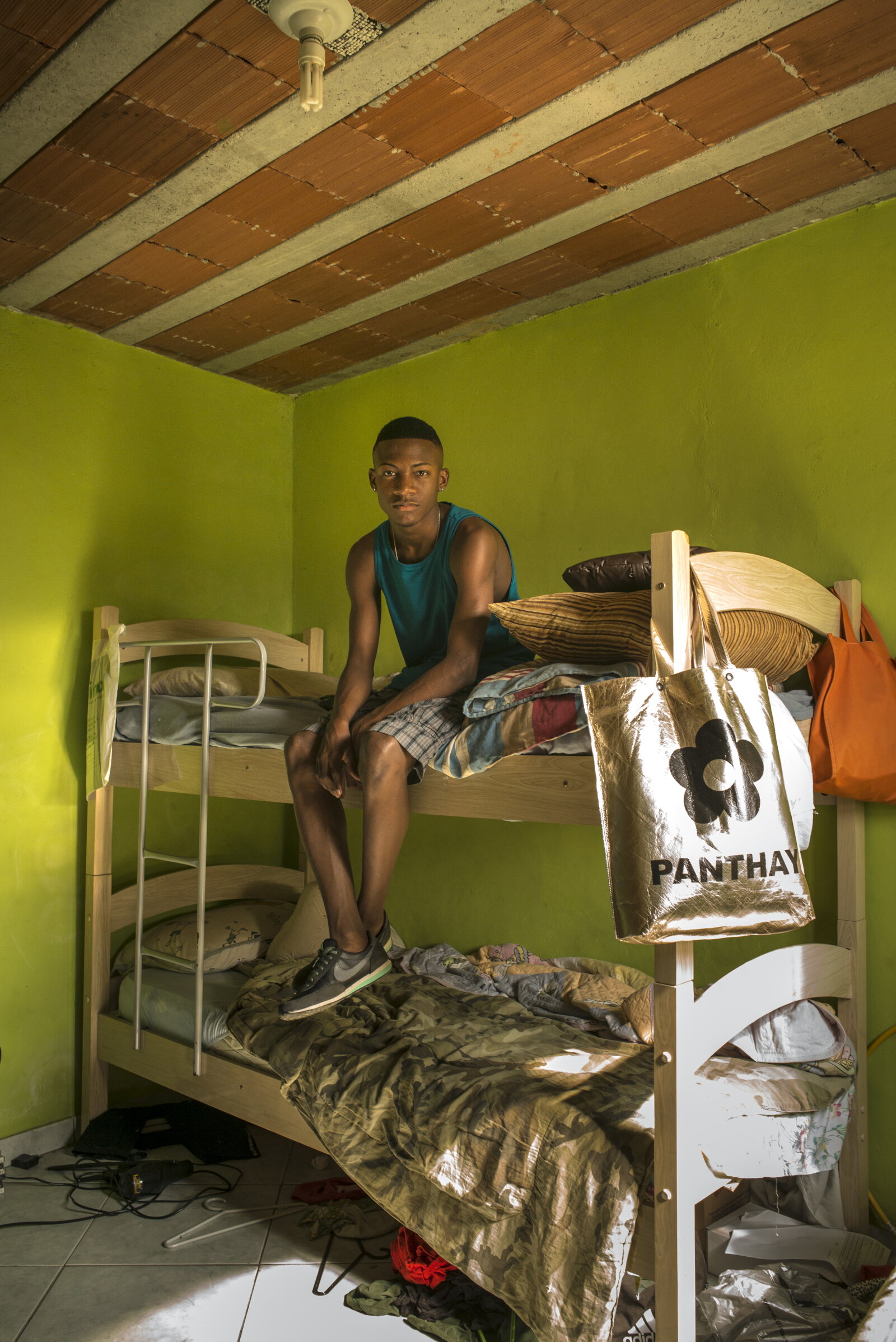 Sem título #11, 2014, da série Offside Brazil. 30 x 42 cm. Foto de André Vieira. Coleção de Arte Contemporânea / Acervo IMS 