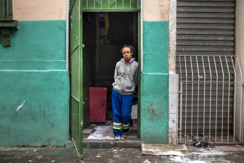 Sem título #13, 2014, da série Offside Brazil. 30 x 42 cm. Foto de André Vieira. Coleção de Arte Contemporânea / Acervo IMS 