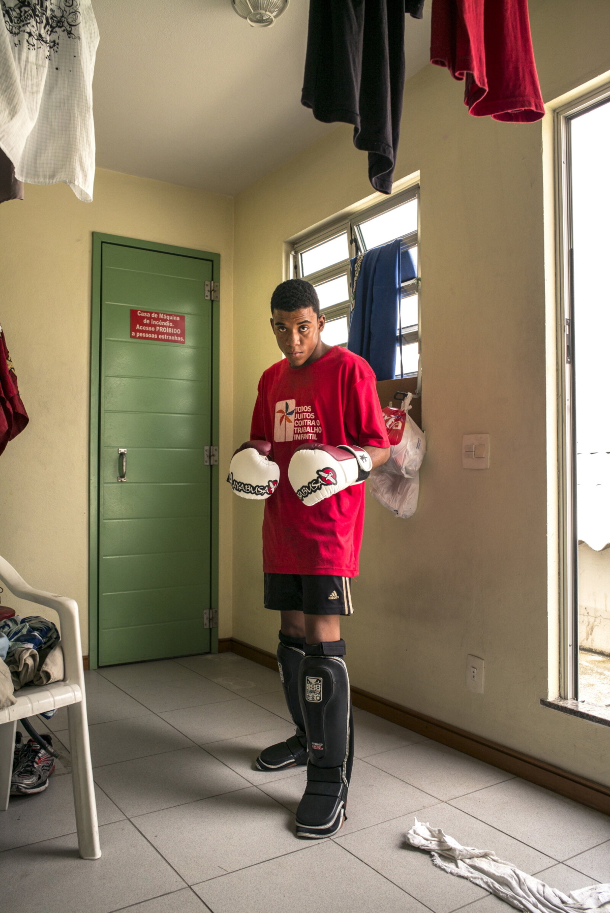 Sem título #16, 2014, da série Offside Brazil. 30 x 42 cm. Foto de André Vieira. Coleção de Arte Contemporânea / Acervo IMS 