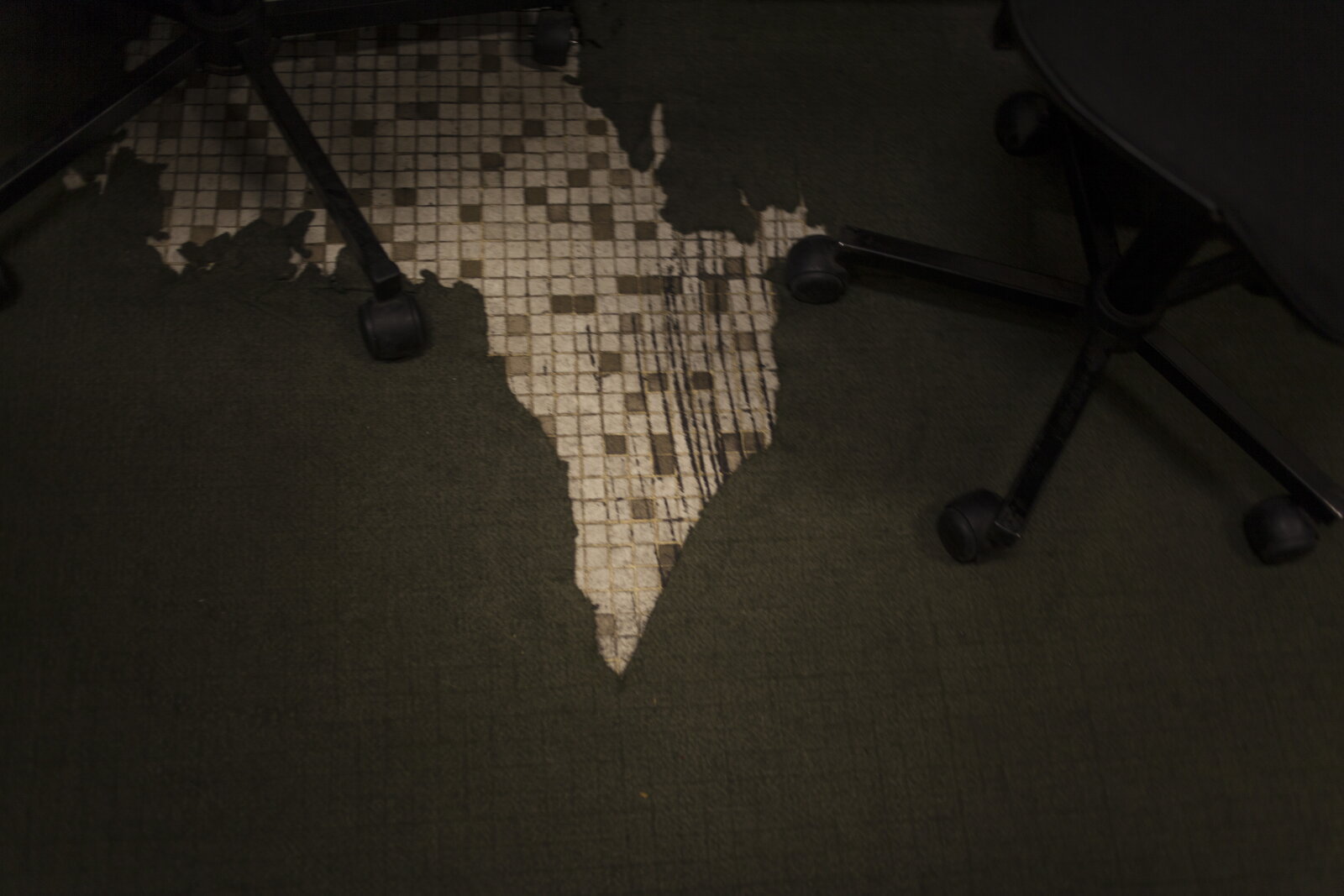 Sem título #6, 2014, da série Offside Brazil. 30 x 42 cm. Foto de Breno Rotatori. Coleção de Arte Contemporânea / Acervo IMS  