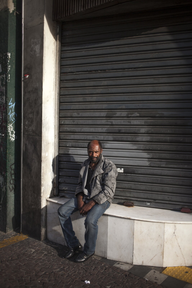 Sem título #10, 2014, da série Offside Brazil. 30 x 42 cm. Foto de Breno Rotatori. Coleção de Arte Contemporânea / Acervo IMS  