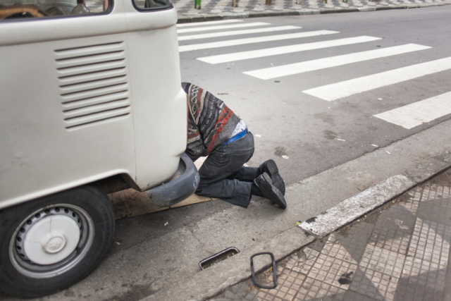 Campos Elíseos, São Paulo, 2014, da série Offside Brazil. 30 x 42 cm. Foto de Breno Rotatori. Coleção de Arte Contemporânea / Acervo IMS  