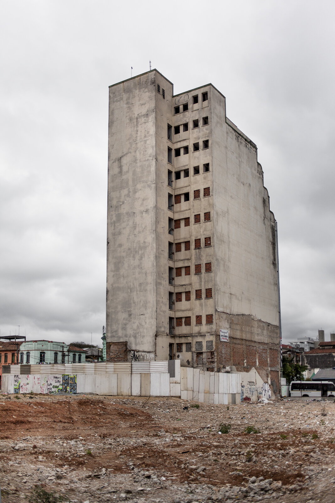 Sem título #3, 2014, da série Offside Brazil. 30 x 42 cm. Foto de Breno Rotatori. Coleção de Arte Contemporânea / Acervo IMS  