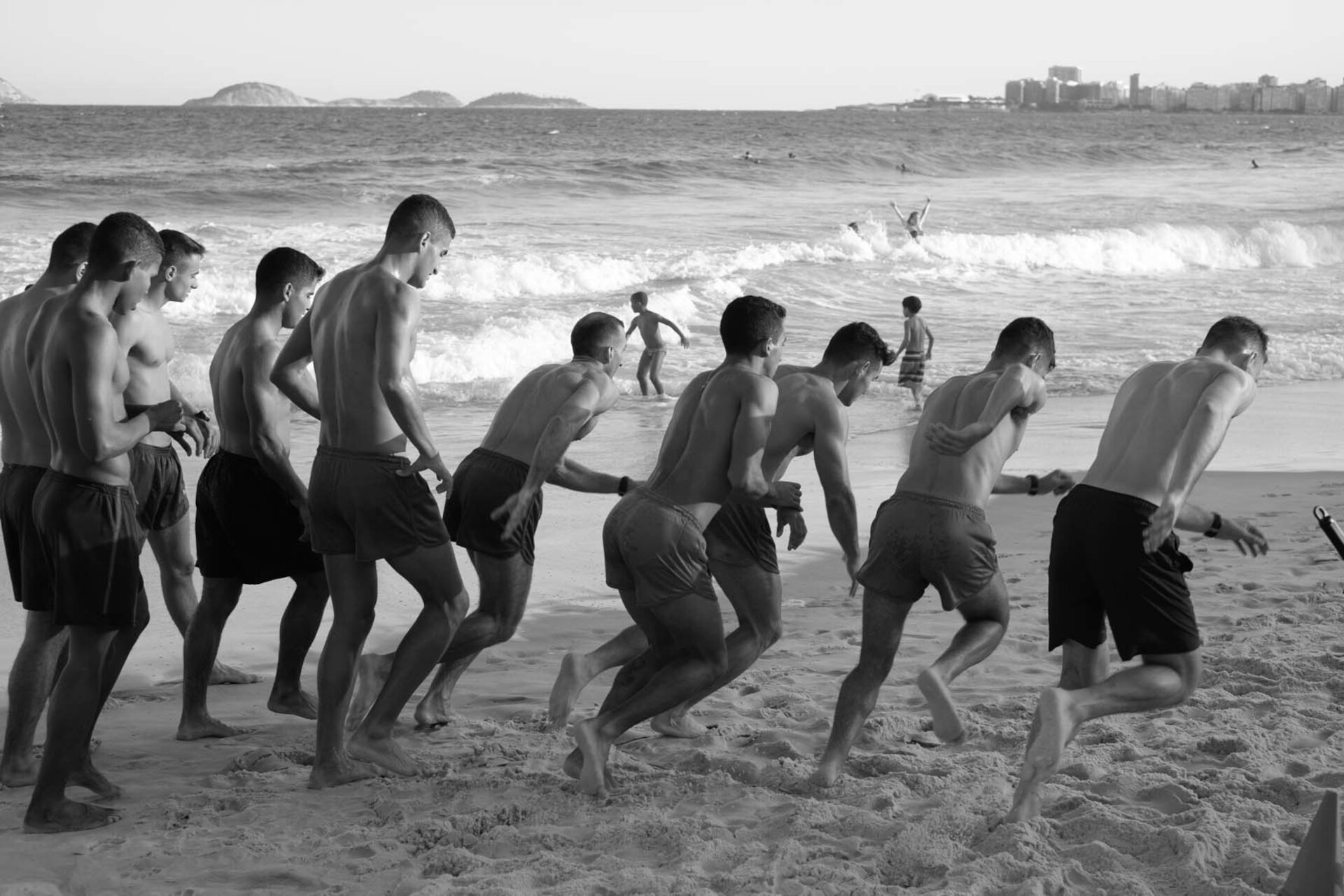 Sem título #5, 2014, da série Offside Brazil. 30 x 42 cm. © David Alan Harvey/ Magnum Photos. Coleção de Arte Contemporânea/ Acervo IMS