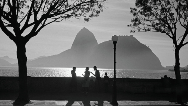 Vista dos morros Pão de Açucar e Urca, 1946. Foto de Thomaz Farkas/ Acervo Instituto Moreira Salles.
