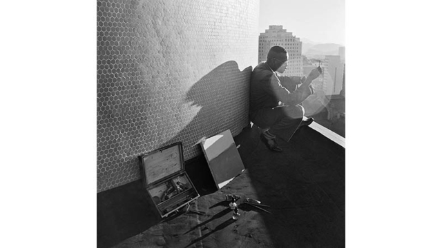 Carlos Moskovics, Heitor dos Prazeres no Minist&eacute;rio da Educa&ccedil;&atilde;o e Sa&uacute;de (Pal&aacute;cio Gustavo Capanema), Centro, Rio de Janeiro, RJ, s.d. Cole&ccedil;&atilde;o Carlos Moskovics / Acervo Instituto Moreira Salles