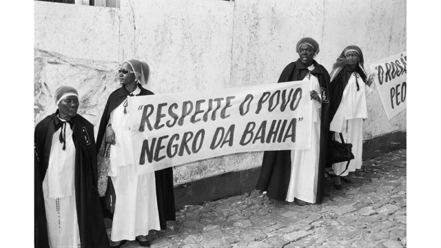 Irmandade do Ros&aacute;rio dos Pretos, Salvador, BA, 2012. Foto de L&aacute;zaro Roberto (Salvador, BA, 1958 &ndash; Vive em Salvador, BA) / Zumv&iacute; Arquivo Afro Fotogr&aacute;fico.