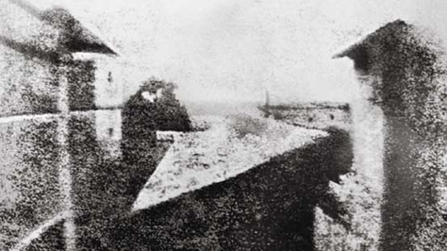 Vista da janela em Le Gras (detalhe), realizada entre 1826 e 1827, por Ni&eacute;pce Nic&eacute;phore em Saint-Loup-de-Var&egrave;nnes, Fran&ccedil;a