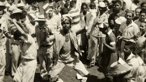 Passista de frevo no carnaval de rua de Recife, c. 1949. Recife, Pernambuco. Detalhe de foto de Marcel Gautherot / Acervo IMS